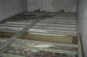 Rectangular sliding frame silo